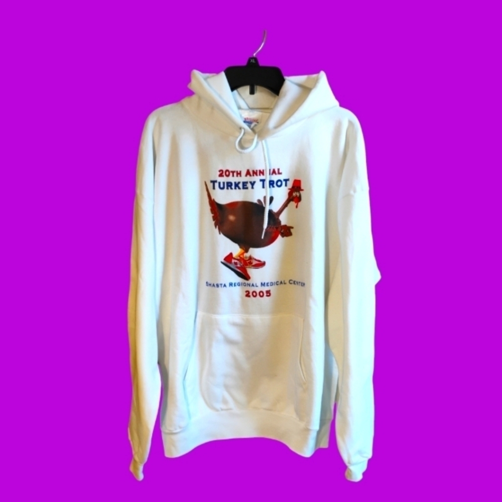 Hanes Turkey Trot White Hoodie 2005. XL. C83​​​​​